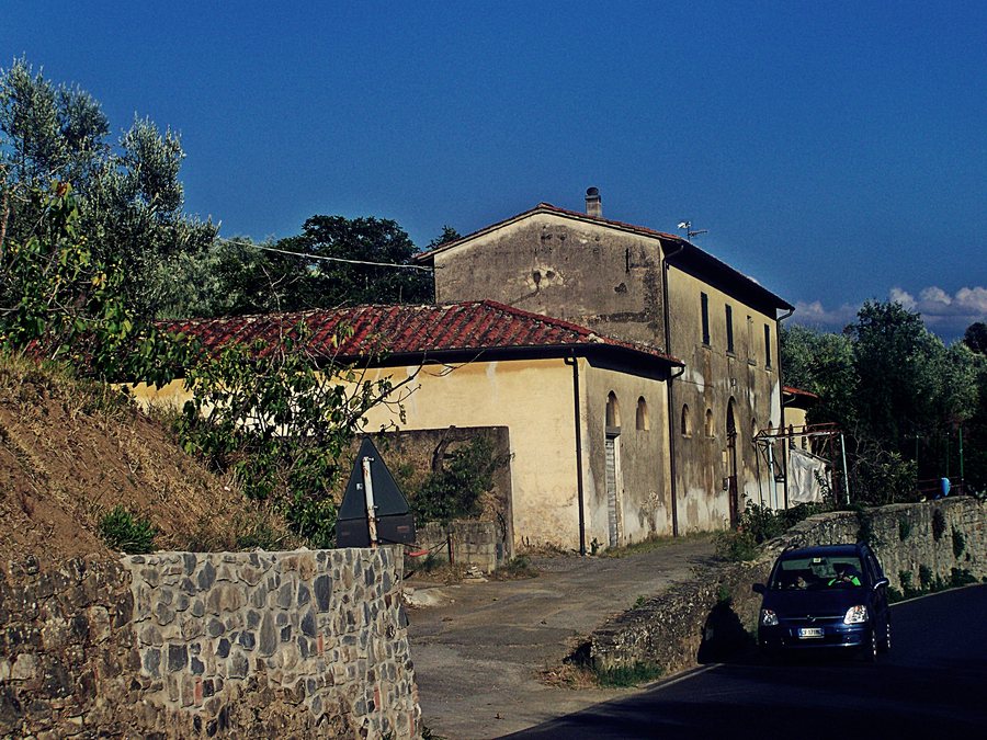 File:Carmignano, ex macelli Segalari.jpg