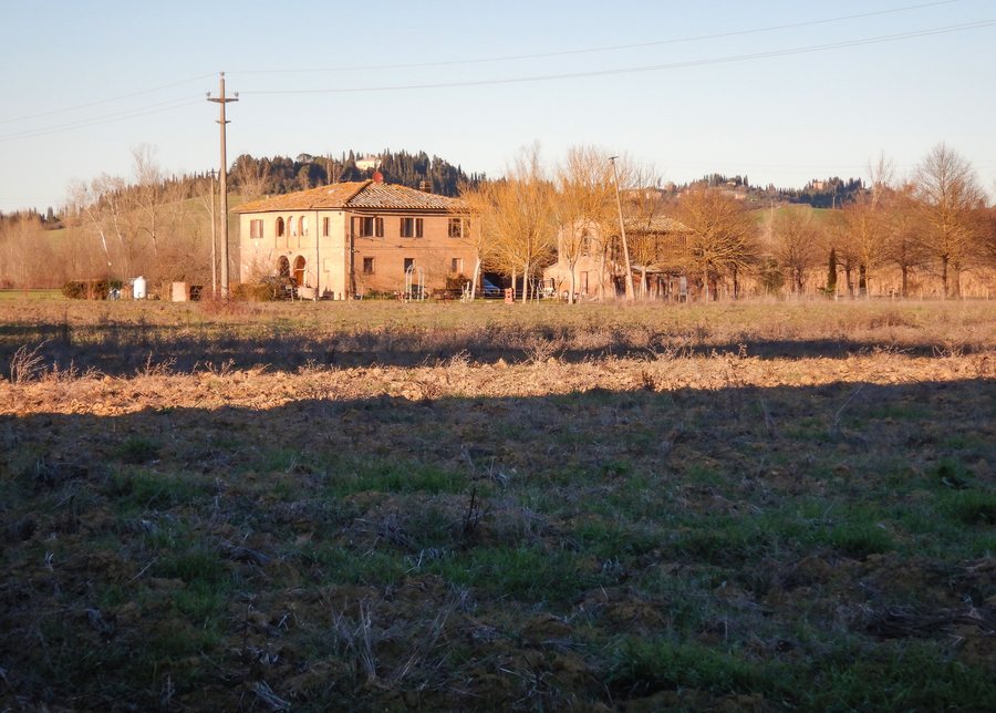 File:Casolari a Ponte d'Arbia.jpg