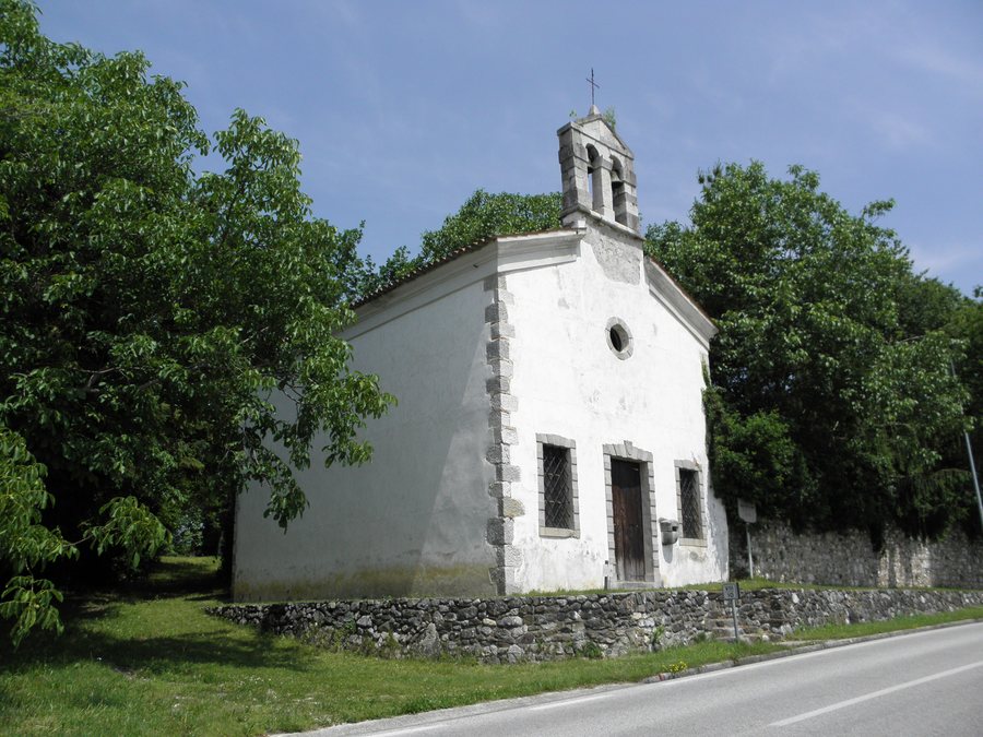 File:Chiesa della Santissima Trinità (Moruzzo) 01.jpg