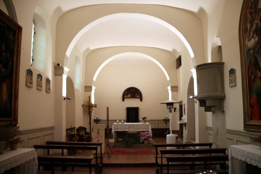 File:Chiesa di San Michele a Volognano (Rignano sull'Arno), interno 01.jpg