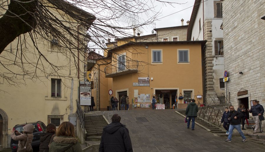 File:06043 Cascia PG, Italy - panoramio (1).jpg