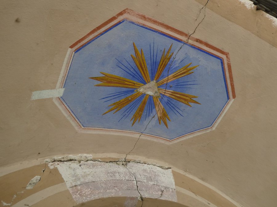 File:Preore - Capitello al Signor - Affreschi 05 - Occhio della Provvidenza.jpg
