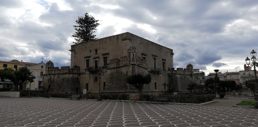 File:Castello (Spadafora) 03 03 2025 05.jpg
