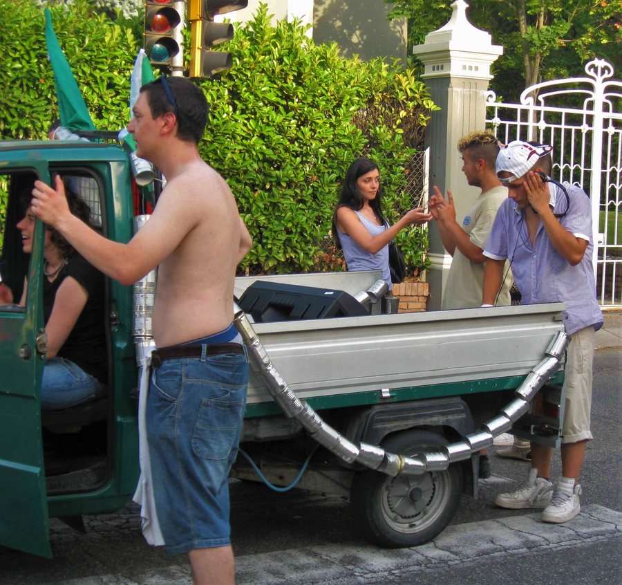 File:Parade Parata Parblò Casalecchio di Reno Italy 2012 First edition a 01.jpg