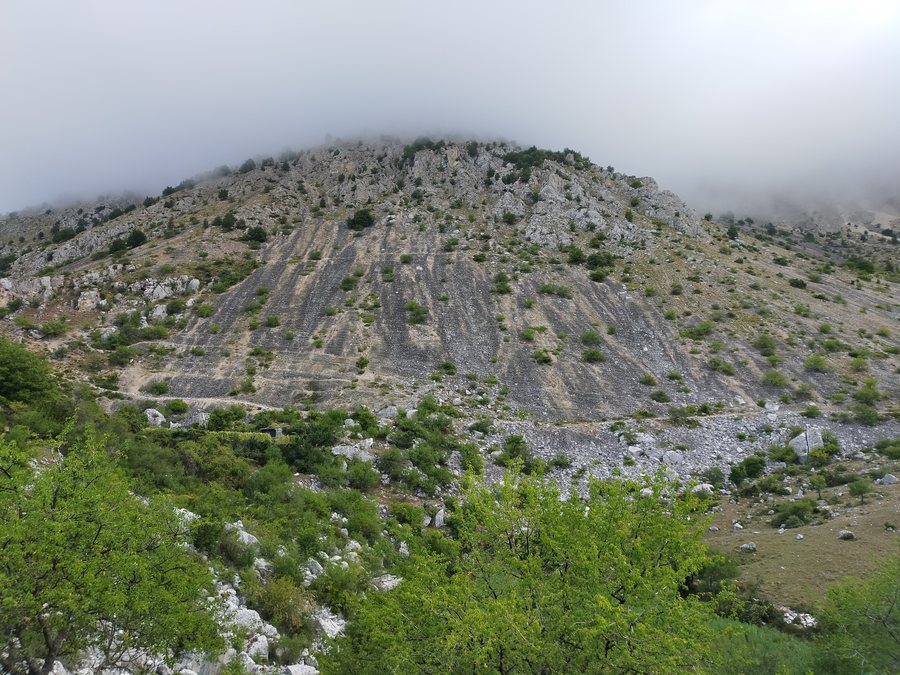 File:Il monte Genzana.jpg