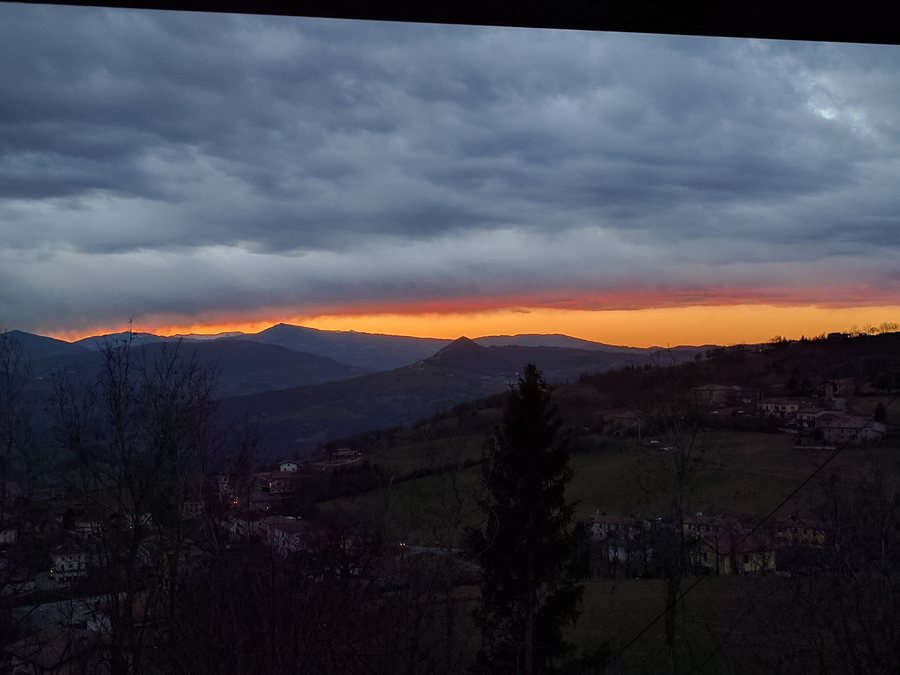 File:Sunset in Montese (Italy).jpg