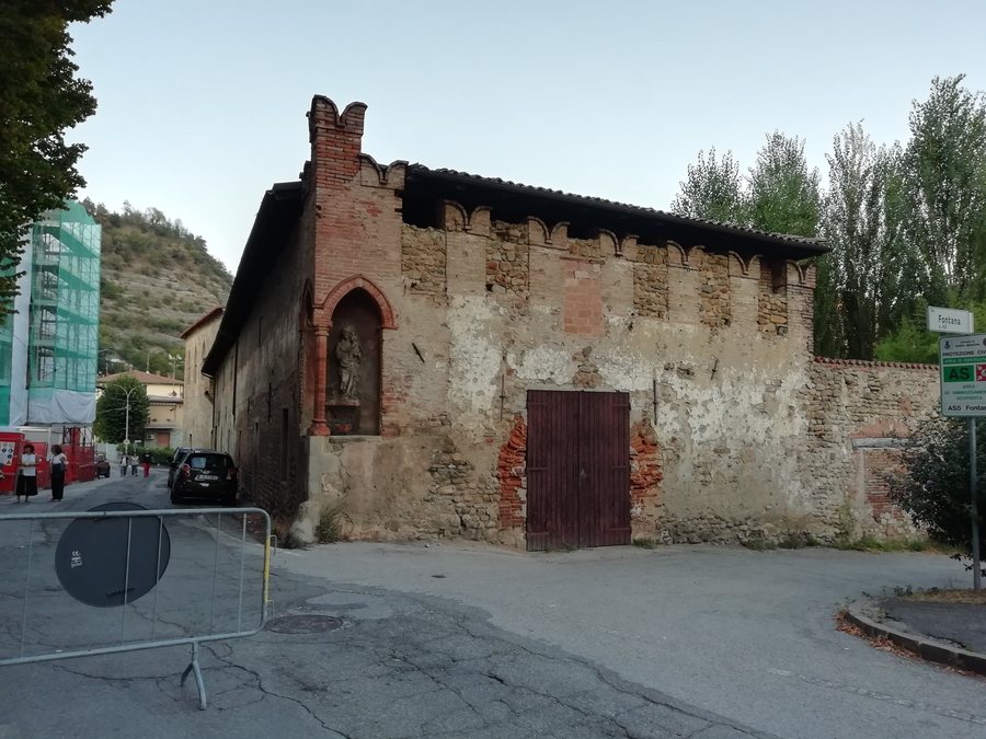 File:Palazzo Sanuti (Fontana, Sasso Marconi) abc1.jpg