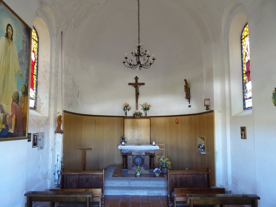 File:Passo Rolle, chiesa della Madonna Assunta - Interno.jpg