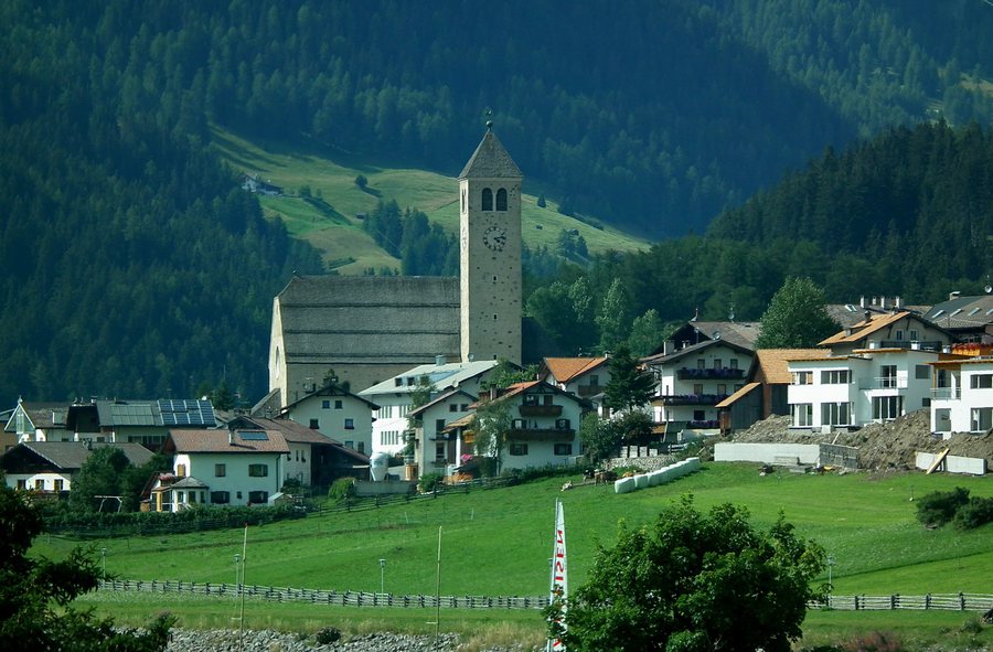 File:Curon Venosta-Graun 002.JPG