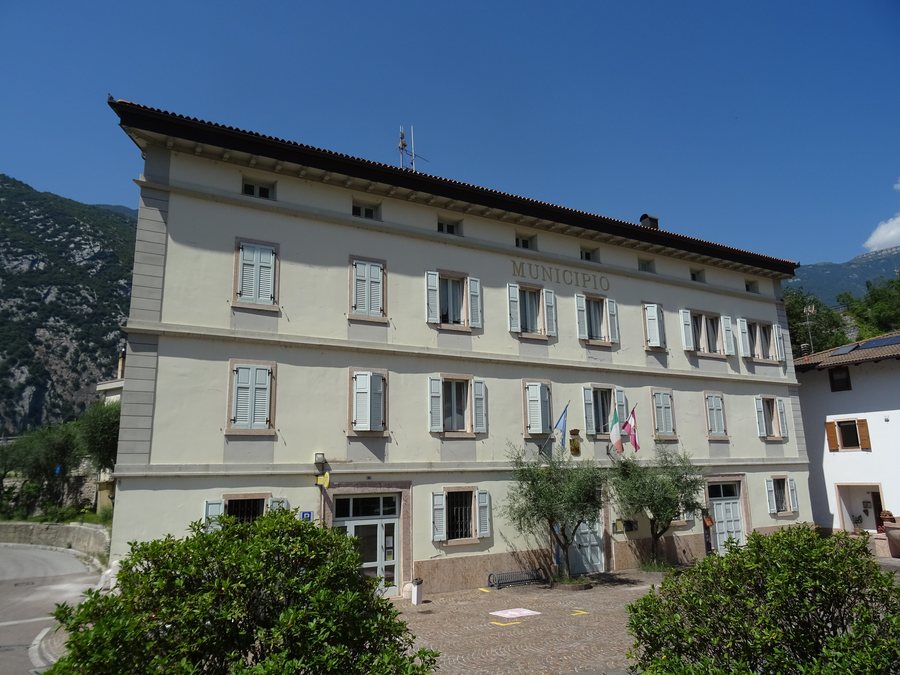 File:Padergnone - Ex municipio.jpg